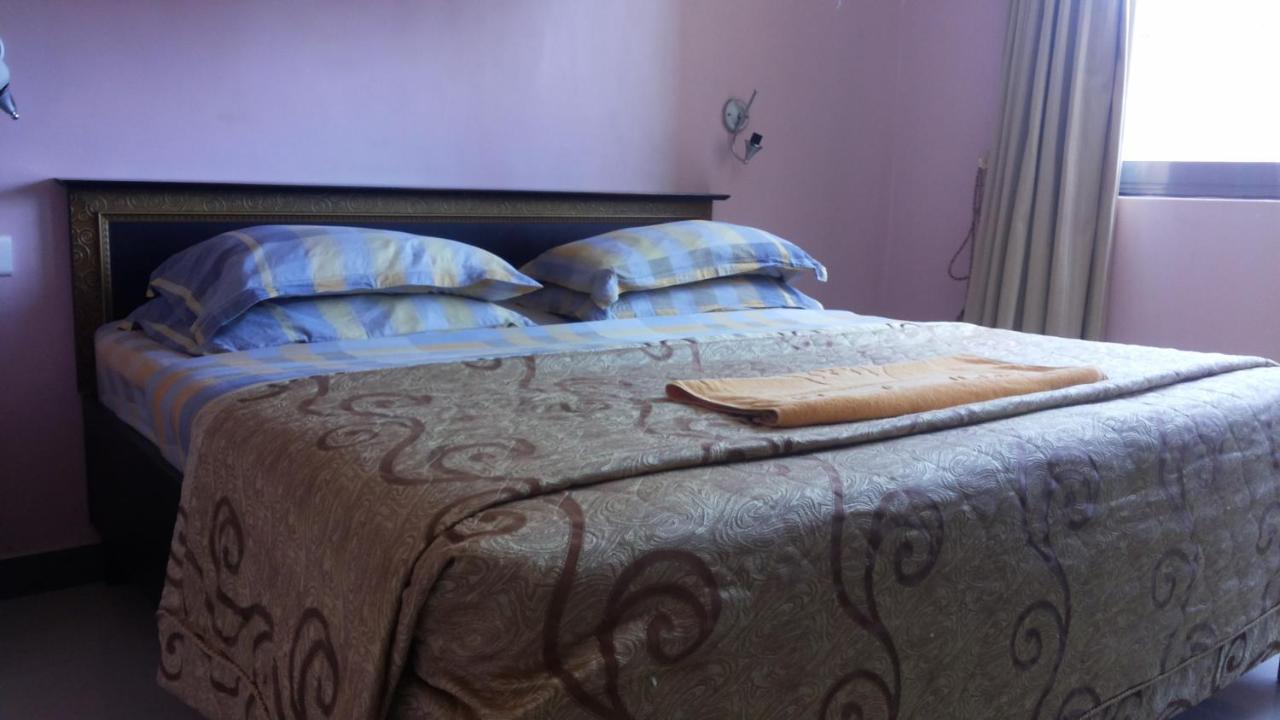 Palema Crown Hotel Gulu Zewnętrze zdjęcie