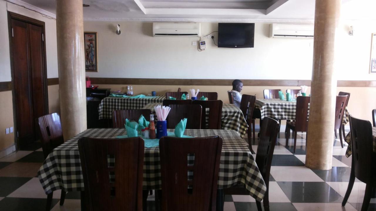 Palema Crown Hotel Gulu Zewnętrze zdjęcie