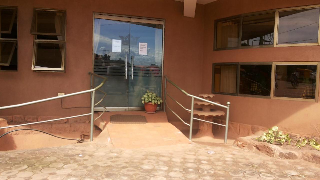 Palema Crown Hotel Gulu Zewnętrze zdjęcie